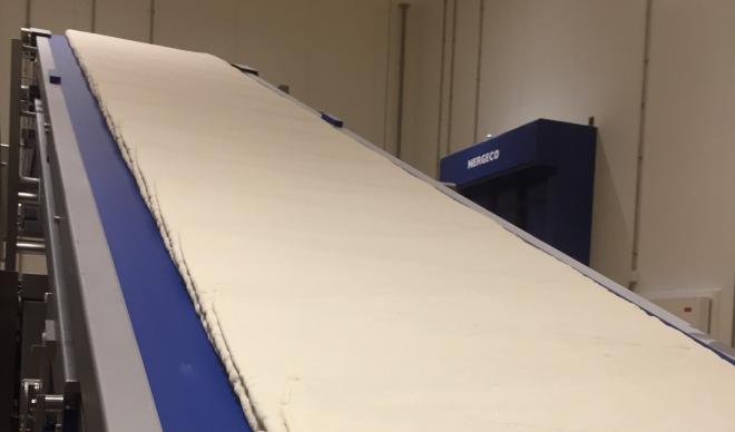 Für die Croissants werden bis zu 144 Teigschichten übereinander gelegt und immer wieder ausgerollt, um die einzigartige Luftigkeit zu erzielen.