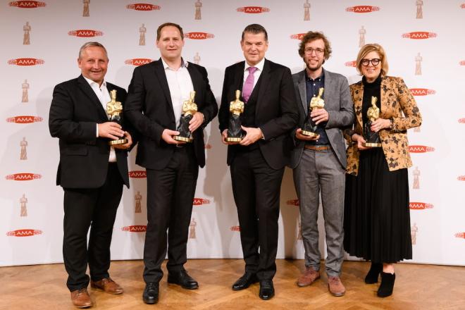 Fünf Käsekaiser für die Heumilch – im Bild (v.l.n.r.): ARGE-Heumilch-Obmann Karl Neuhofer, Michael Riegler/GF Obersteirische Molkerei, Raimund Wachter/GF Vorarlberg Milch, Gerrit Woerle/GF Gebrüder Woerle und Christiane Mösl/GF der ARGE Heumilch. 