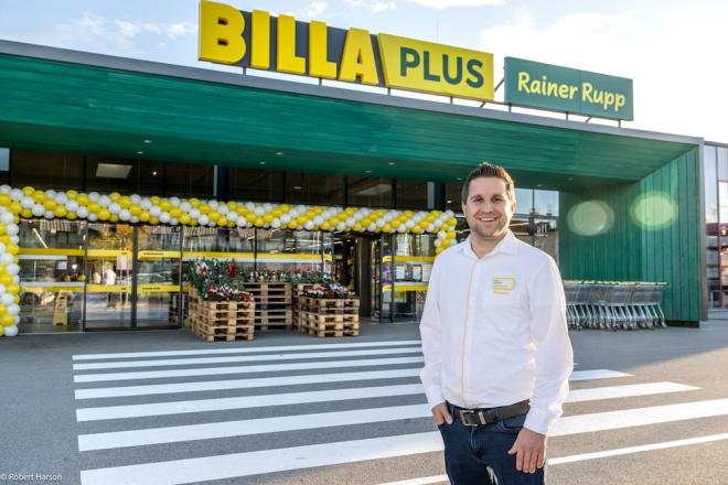 Rainer Rupp begann 2003 als Lehrling seine Karriere bei Billa, seit heute ist er stolzer Billa Plus Kaufmann im niederösterreichischen Wieselburg