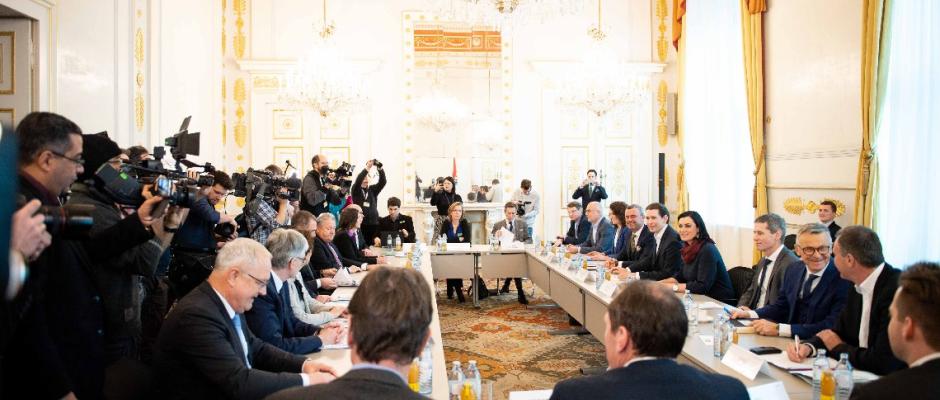 Plastikgipfel mit Regierung