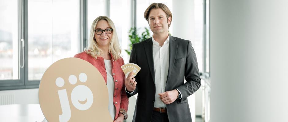 Ulrike Kittinger und Mario Günther Rauch, Geschäftsführung des jö Bonus Clubs / © UÖBC