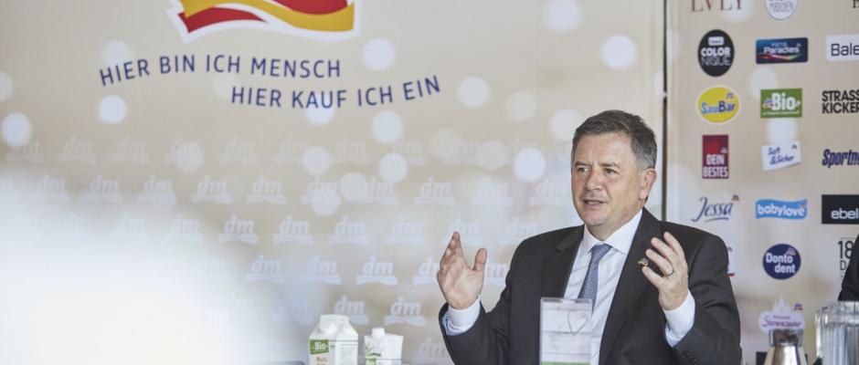 Erich Harsch verlässt dm drogeriemarkt