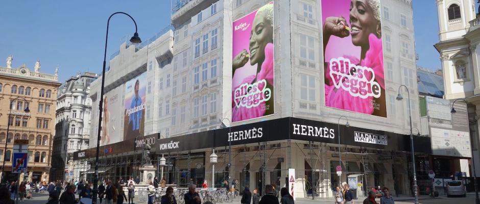 Katjes setzt mit Movelight eine Großflächen-Plakatkampagne in der Wiener Innenstadt um.