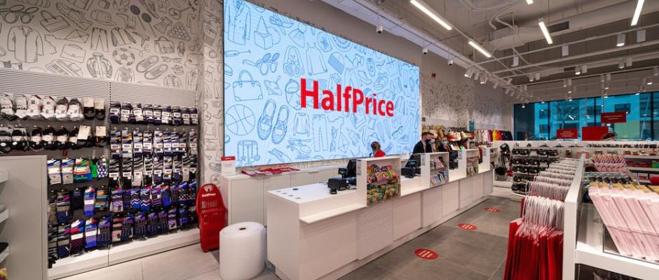 Debüt zweier Händler in Österreich: Half Price stationär und Digitec Galaxus online.