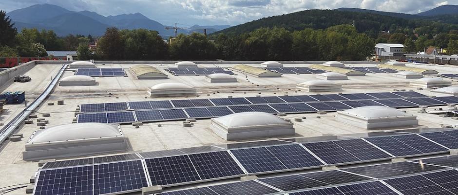 Lekkerland Österreich geht mit einer Photovoltaik-Anlage den nächsten Schritt in Richtung energieeffiziente Zukunft.