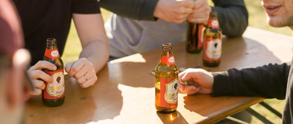 Der Vorarlberger Bierklassiker Mohrenbräu Spezial ist ab Mitte März 2022 auch in der handlichen 0,33-Liter-Leichtflasche erhältlich.