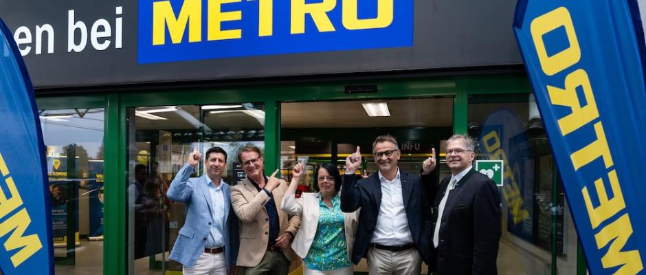 Im Bild v.l.n.r.: Michael Kager, Metro Head of Sales, Hartbergs Bürgermeister Marcus Martschitsch, Metro Hartberg Standortleiterin Margit Garber, Metro Österreich COO Josef Pirker und Robert Jakob, Geschäftsführer Finanzen & Expansion Holding, Metro Cash & Carry International Holding GmbH