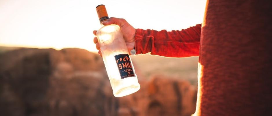 KATTUS-BORCO vertreibt ab sofort die Premiummarke „9 MILE Vodka“ von MBG Global Brands in Österreich