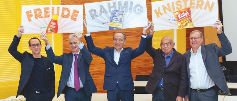 Die Marke hoch(halten) v.l.n.r. Jürgen Vanicek (DMB.), Josef Braunshofer (Präsident des MAV), Günther Thumser (Geschäftsführer des MAV), Mariusz Jan Demner (DMB.) und Werner Beutelmeyer (Market Institut) 