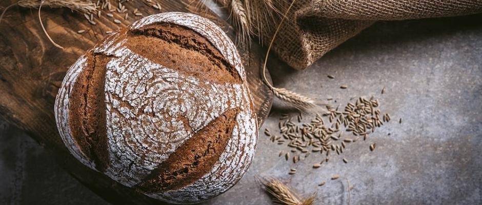 Backwelt Pilz: Hochwertiger Waldviertler Natursauerteig, hergestellt nach einem alten Familienrezept, verleiht dem Brot seinen natürlichen Geschmack und sorgt für optimale Frischhaltung.