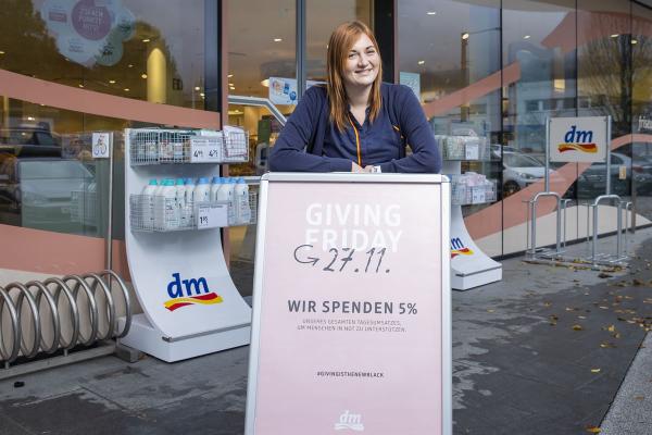 dm spendet 5% des Tagesumsatzes am Black Friday