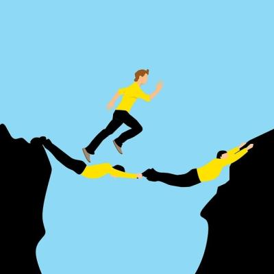 Umsatzersatz und Fixkostenzuschuss schaffen die Brücke für Händler, um nicht in die Insolvenz zu fallen.