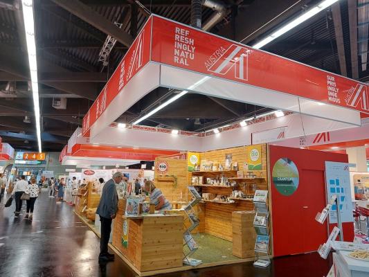 Die Sommer-Edition des Messe-Duos Biofach und Vivaness rief bei vielen Besuchern eine Wiedersehensfreude hervor. Hier im Bild der Österreichische Gemeinschaftsstand.