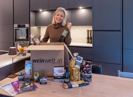 Rund 2800 Weinen, Schaumweinen und Spirituosen, 750 Kräuter und Gewürze aus Österreich und der ganzen Welt sowie über 600 Kaffee- und Teespezialitäten und auch Lebensmittel aus dem Delikatess-Bereich stehen Kundinnen und Kunden ab jetzt auf weinwelt.at zur Auswahl.