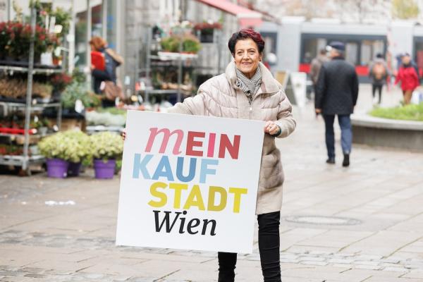 Um den stationären Handel zu stärken, startete die WK Wien rechtzeitig zum Weihnachtsgeschäft mit einer breiten Kommunikationsoffensive zur neuen Dachmarke „meinkaufstadt Wien“. Im Bild die Wiener Spartenobfrau Margarete Gumprecht. 