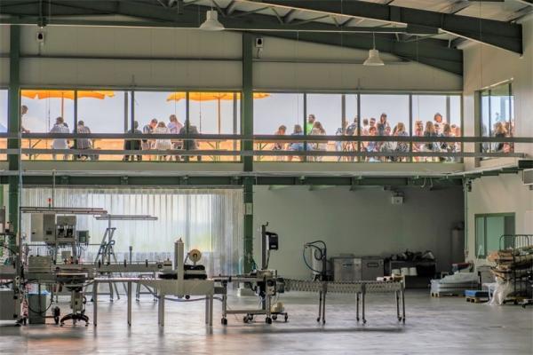 MANI feiert Einweihung neuer Produktionsstätte