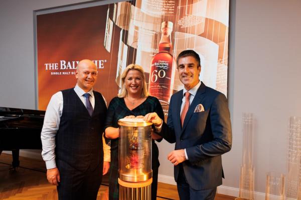 Vorstellung des 60 Jahre alten Balvenie. V.l.n.r.: Andreas Trattner (Premium Brand Activation Manager Whisky Top Spirit), Lindsay Skoll (Britische Botschafterin) und Dr. Eugen Lamprecht (Geschäftsführer Top Spirit).