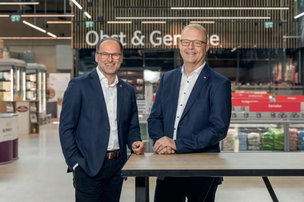 Die Geschäftsführer von Transgourmet Österreich Thomas Panholzer und Manfred Hayböck blicken auf ein erfolgreiches Jahr zurück.