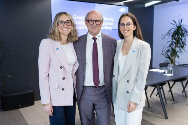 Katharina (l.), Hans Georg und Stefanie Hagleitner führen die Geschäfte seit April 2025 zu dritt, bevor sich Hans Georg bis März 2026 aus seiner operativen Tätigkeit im Familienunternehmen zurückziehen möchte.