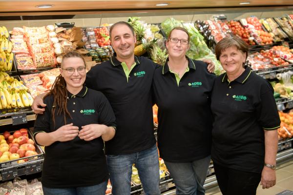 Candas Atan und sein Team