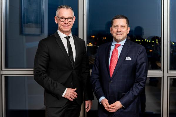 Jan-Peer Brennecke (li.) verlässt das Unternehmen und Marcel Haraszti übernimmt ab sofort ab sofort kommissarisch die Agenden. Rewe Group Brennecke und Haraszti