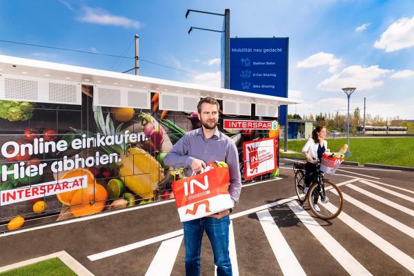 Interspar mit neuen Abholboxen