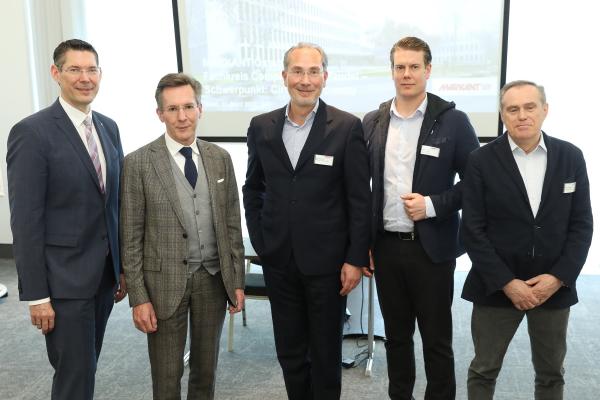 Markant macht sich Gedanken über Circular Economy: DI Dr. Thomas Fischer, Geschäftsführer der WKO im Bereich Nachhaltigkeitsagenda und Referent der Abteilung für Umwelt- und Energiepolitik; Hon. Prof. Dr. Christoph Scharff, Vorstand der ARA; Mag. Thomas Zechner, Geschäftsführer Markant Österreich; Marcus Schweier, Geschäftsführer der AGU Beratungsgesellschaft für Umwelt- und Qualitätsmanagement und Mag. Ernst Krottendorfer, Geschäftsführer Packforce Austria und Lehrender der FH Campus Wien.