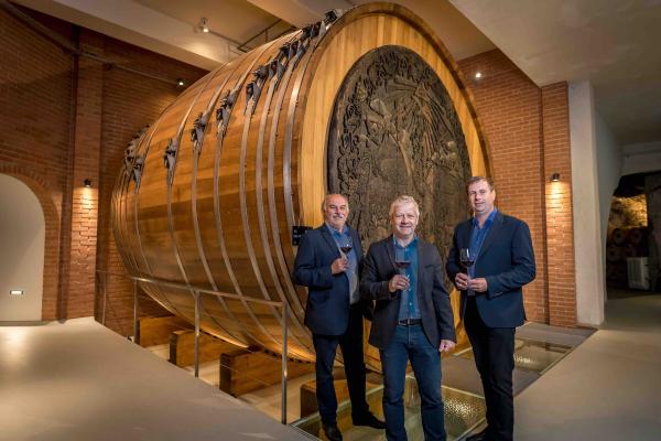 1000 Eimer Fass bei Lenz Moser