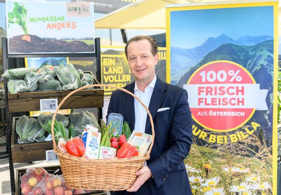 Billa Vorstandssprecher Robert Nagele präsentiert die Regionalitätsoffensive