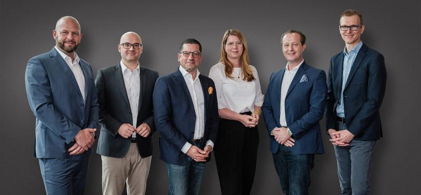 Das Team in Wiener Neudorf für Rewe: v.l.n.r.: Harald Mießner, Michael Paterno, Marcel Haraszti, Elke Wilgmann, Robert Nagele und Erich Szuchy. DasTeam in Wiener Neudorf für Rewe: v.l.n.r.: Harald Mießner, Michael Paterno, Marcel Haraszti, Elke Wilgmann, Robert Nagele und Erich Szuchy.