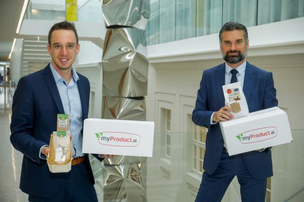 myproduct.at bei Shöpping.at (v.l.): Rainer Neuwirth, myProduct.at-Geschäftsführer und Robert Hadzetovic, Geschäftsführer von shöpping.at.
