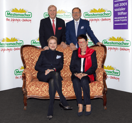 Starkes Umsatzwachstum bei Mestemacher:  ( v. r.) Helma Detmers, Gesellschafterin, und Fritz Detmers, geschäftsführender Gesellschafter, sowie Albert und Prof. Dr. Ulrike Detmers, beide geschäftsführende Gesellschafter.