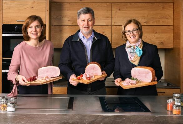 Durch die Krise mit familiärem Zusammenhalt bei Fleischwaren Berger (v.l.): Claudia Berger, Rudolf Berger und Gaby Kritsch.