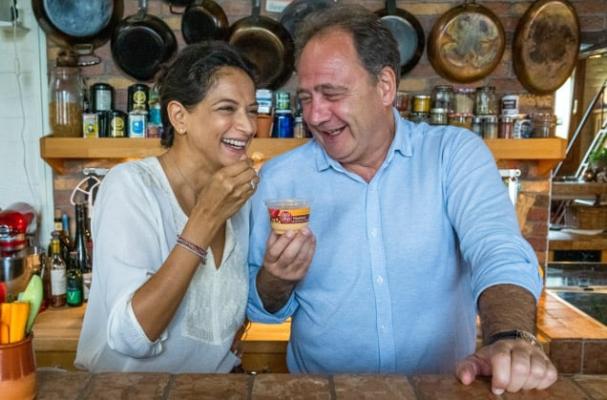 retailreport hat mit den deli dip-Gründern Fanny Schreiber und Hannes Winkelbauer über die Entwicklung der Marke gesprochen. 