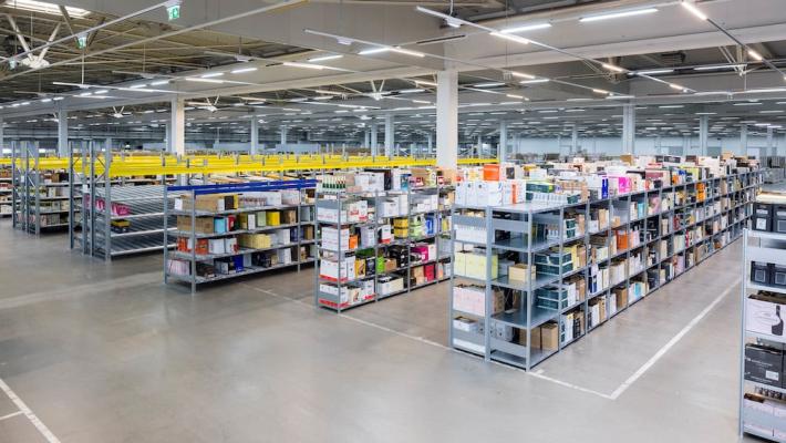 Das Lager des Interspar-Onlineshops weinwelt.at ist ins Logistikzentrum Loosdorf in die Hoferstraße 1 übersiedelt. 
