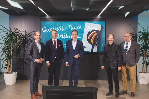 Von links nach rechts: Jürgen Vanicek (DMB.), Nikolaus Huber (Präsident des MAV), Günter Thumser (Geschäftsführer des MAV), Hermann Neuburger (Geschäftsführer Neuburger) und Mariusz Jan Demner (DMB.)