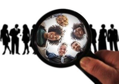 Junge Zielgruppe favorisiert Marken bei Onlinekauf