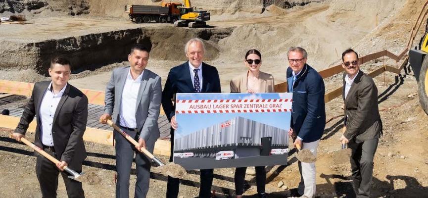 Spatenstich in der steirischen Spar-Zentrale: v.l.n.r.: Benjamin Portugaller (Spar Österreich Bauabteilung), Prok. Günther Weitzer (Leiter Bereich Logistik/Warenfluss Spar Steiermark), Wirtschaftsstadtrat Dr. Günter Riegler, Verena Elbe (GPM Baumanagement), Mag. Christoph Holzer (Geschäftsführer Spar Steiermark) und Bezirksvorsteher Helmuth Scheuch.