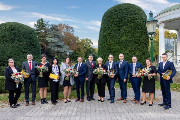 "Goldene Tanne" für die besten Spar-Kaufleute