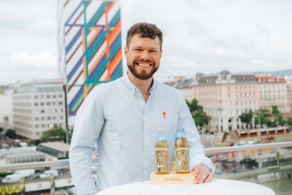 Valentin Berger bringt Expertise als Online Marketing Manager bei Almdudler ein