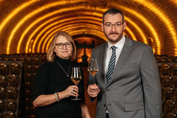 Personelle Neubesetzungen bei Schlumberger: Aurore Jeudy wird neue Kellermeisterin, Patrick Meszarits verantwortet seit Jänner 2022 den technischen Herstellungsprozess sowie die Supply Chain.