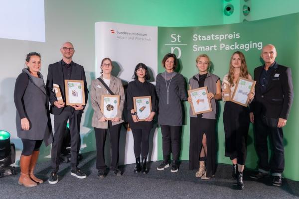 Susanne Lippitsch, Christian Jammernegg, Lola Harather, Adiba Mahmoud, Gudi Schwienbacher, Sarah Wolf,  Melina Reinberger, Bernhard Sassmann