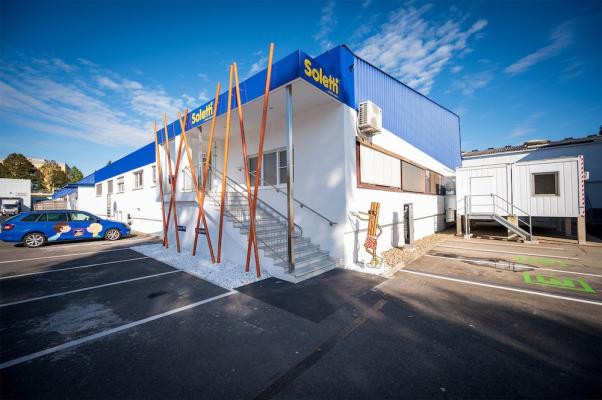 Kelly freut sich über noch mehr Sonnenenergie in Feldbach. 