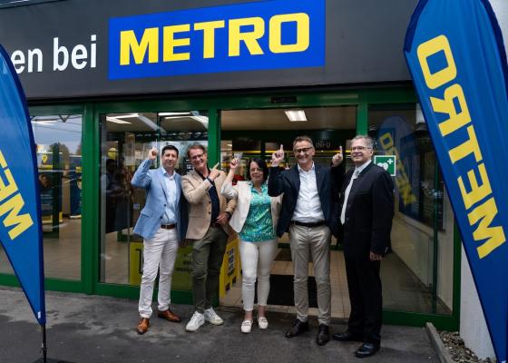 Im Bild v.l.n.r.: Michael Kager, Metro Head of Sales, Hartbergs Bürgermeister Marcus Martschitsch, Metro Hartberg Standortleiterin Margit Garber, Metro Österreich COO Josef Pirker und Robert Jakob, Geschäftsführer Finanzen & Expansion Holding, Metro Cash & Carry International Holding GmbH
