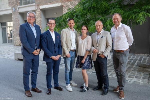 Silvio Wolfgang Kirchmair(CEO umdasch) , Robert Nagele (Billa Vorstand), Klaus Schwertner (Caritasdirektor), Margarethe Rammerstorfer (WU Wien), Walter Karger (Anker Geschäftsführer), Gerhard Schilling (Geschäftsführer Almdudler)