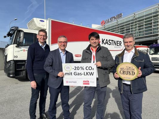 Im Bild v. l. n. r. Andreas Blauensteiner MBA (Kastner Geschäftsführer), KR Christof Kastner (Geschäftsführender Gesellschafter Kastner Gruppe), Mag. (FH) Thomas Traxler, MSc (Franz Eigl GmbH Geschäftsführer) und Mag. Herwig Gruber (Kastner Geschäftsführer und CSR-Beauftragter).