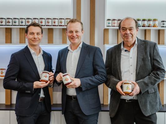 Generationenwechsel im Hause Darbo: v.l.n.r. Martin Darbo, Klaus Darbo und Adolf Darbo. 