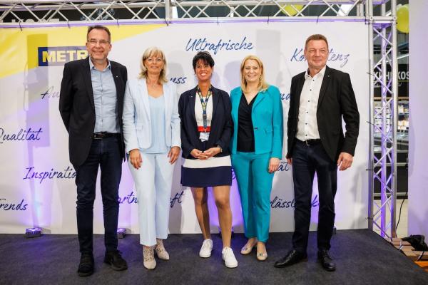 Eröffnungsfeier von Metro Neusiedl Im Bild v.l.n.r.:Therry Guillon-Verne (CEO Metro Österreich), LAbg. Elisabeth Böhm (Bürgermeisterin Neusiedl), Claudia Mokosch (Standortleiterin), LRin Mag.a. Daniela Winkler, Gerhard Weidinger (Head of Operations Metro Österreich)