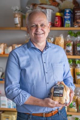 Wenn Handel und Verarbeiter und Produzenten eine Idee haben und diese vorantreiben, dann kommt etwas Gutes dabei raus. Stolz auf das Spar Premium Weide-Hendl ist auch Dieter Lugitsch. 