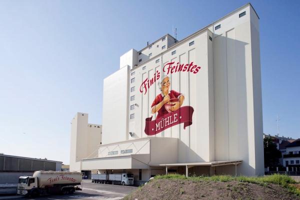 Spatenstich für die neue Fini´s Feinstes Bio-Mühle in Schwechat